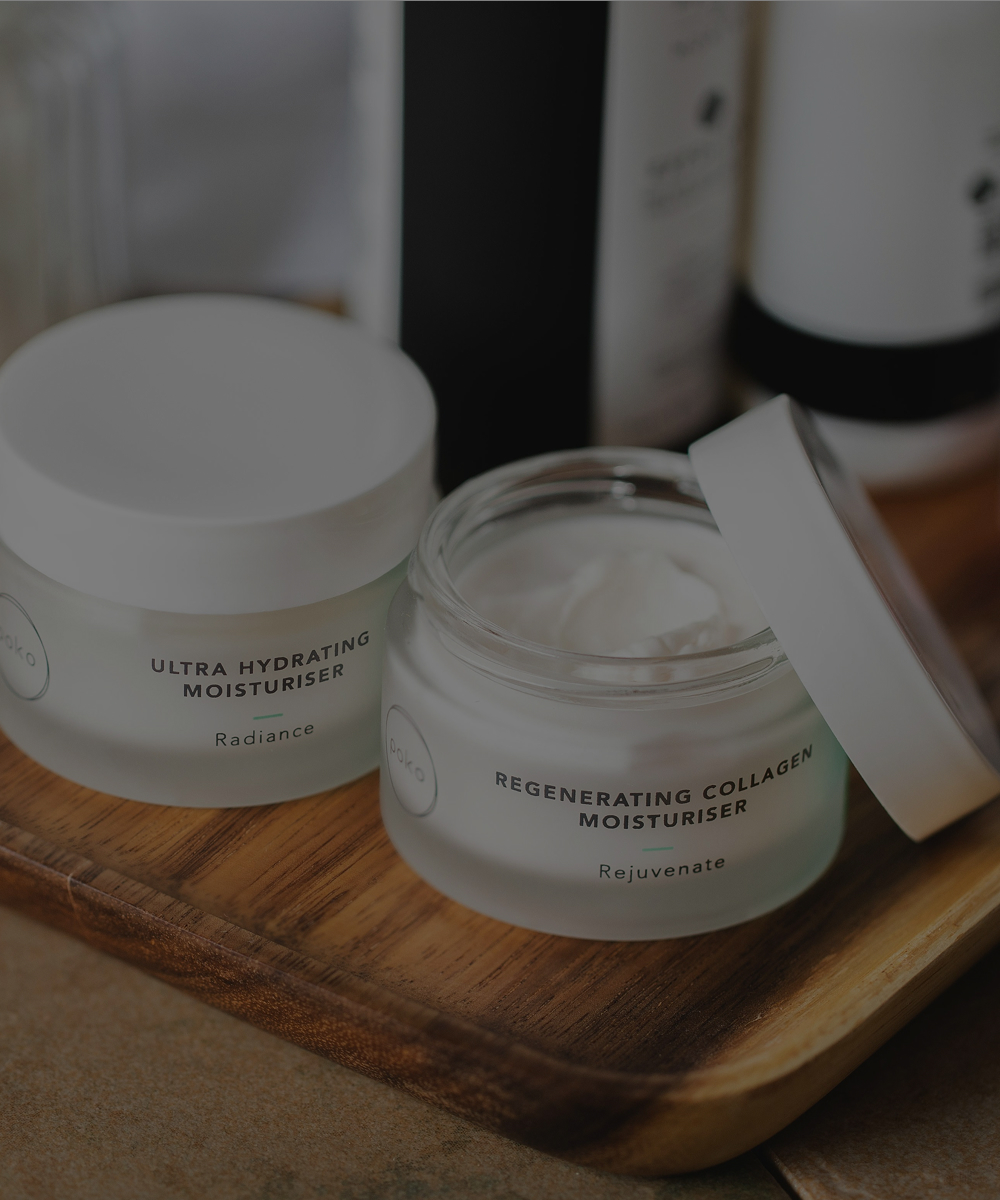 スキンケアクリームの蓋が空いている